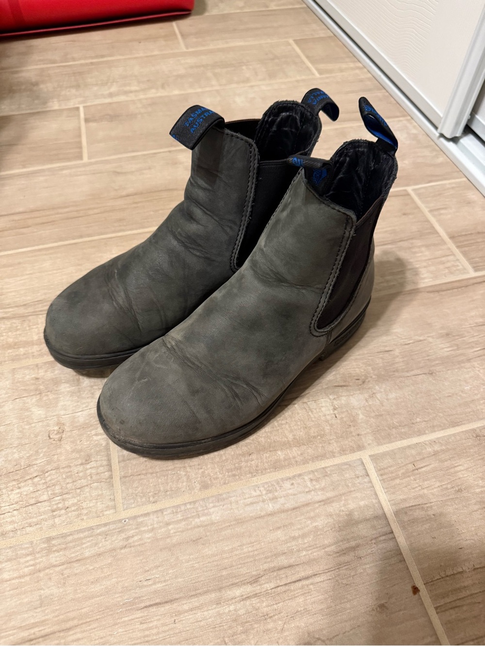 Blundstone Women boots sz 9